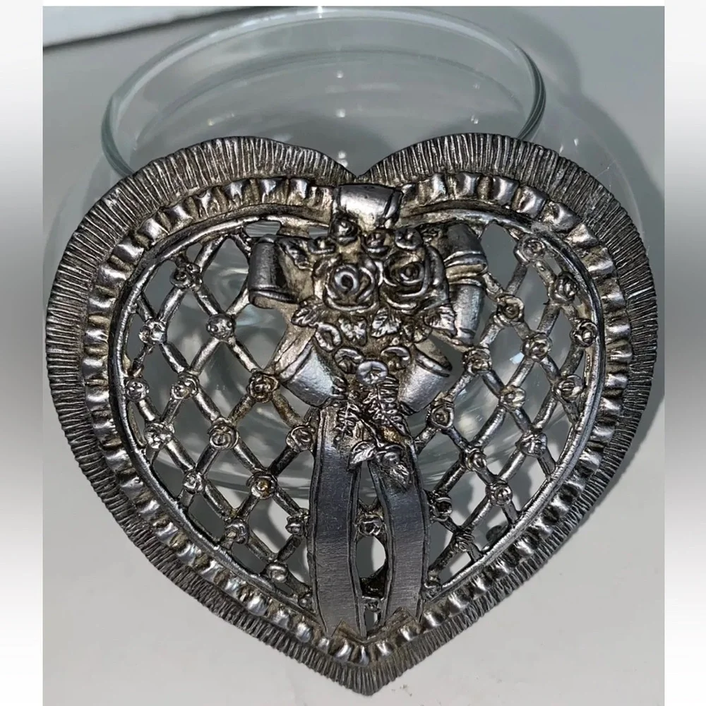 Ornate METZKE 1989 Pewter rose bouquet lattice heart shaped lid w/glass dish